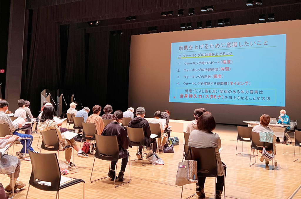 運動教室 講義の様子（ビッグルーフ）