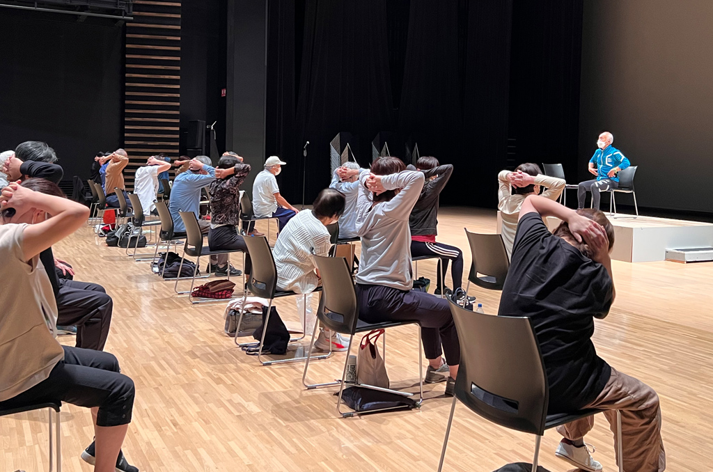 運動教室 実技の様子（ビッグルーフ）